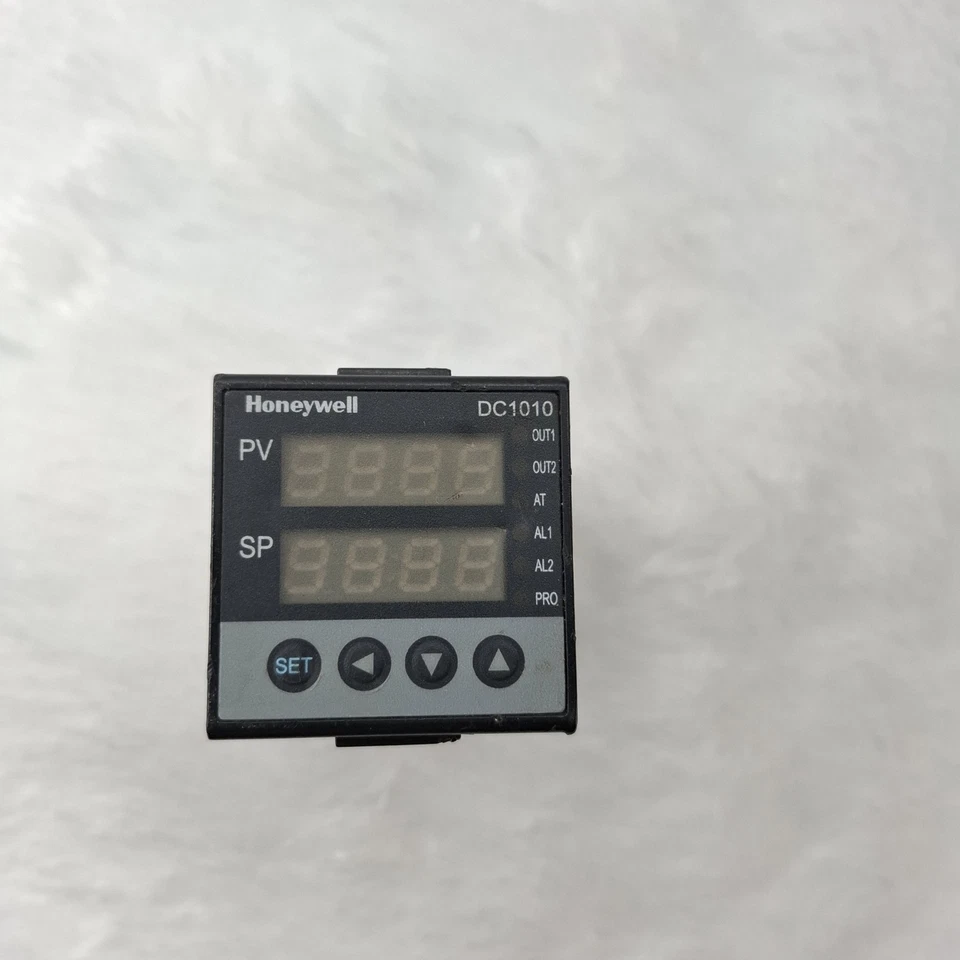 HONEYWELL DC1010 TEMPERATUE CONTROLLER DC1010